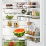 Série 4 Réfrigérateur intégrable avec compartiment congélation 122.1 x 54.1 cm charnières pantographes