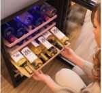 Cave à vin Bolero GrandSommelier 4850 Black Compressor, 48 bouteilles, avec système de refroidissement par compresseur pour une performance optimale. Température réglable et éclairage LED intérieur. – Image 7